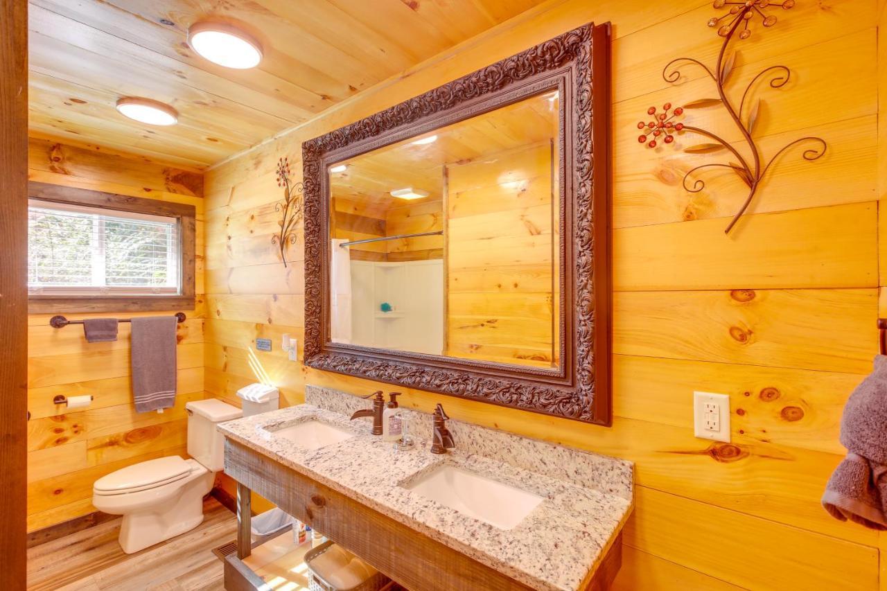 Pet-Friendly Chattanooga Cabin With Hot Tub And Kayaks Екстериор снимка
