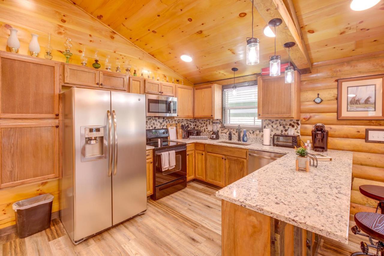 Pet-Friendly Chattanooga Cabin With Hot Tub And Kayaks Екстериор снимка