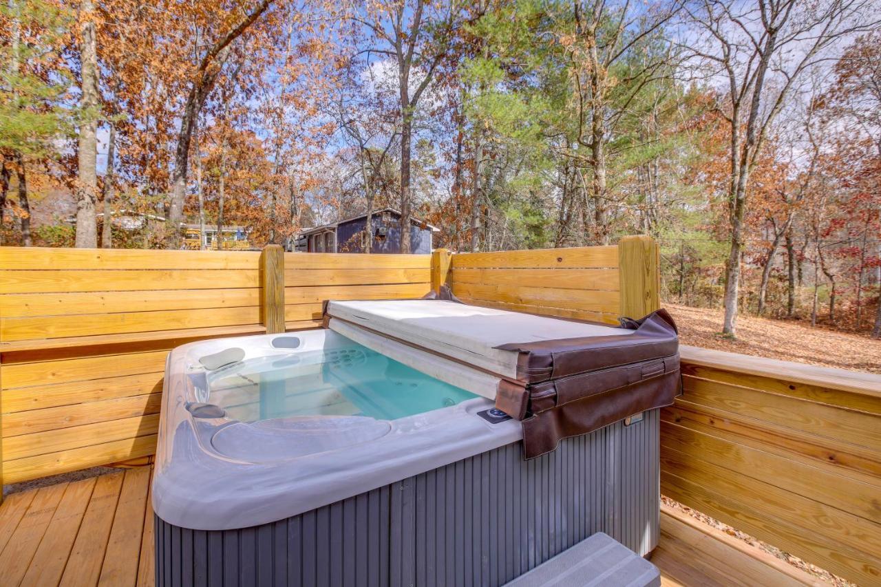 Pet-Friendly Chattanooga Cabin With Hot Tub And Kayaks Екстериор снимка